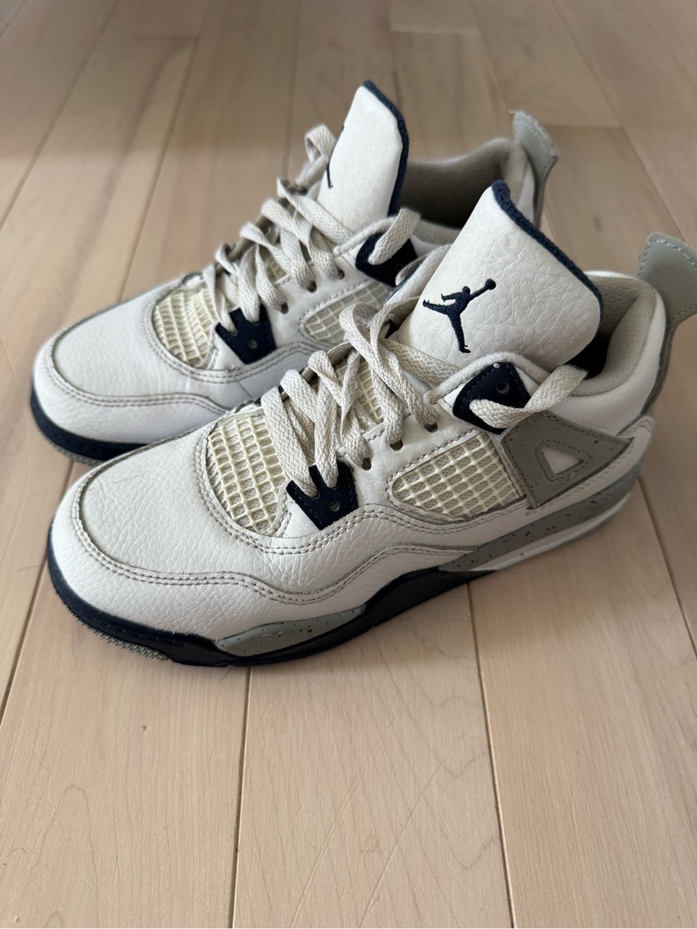 Kids Jordan Retro Low-Top Sneakers in White and Navy - Size 2Y